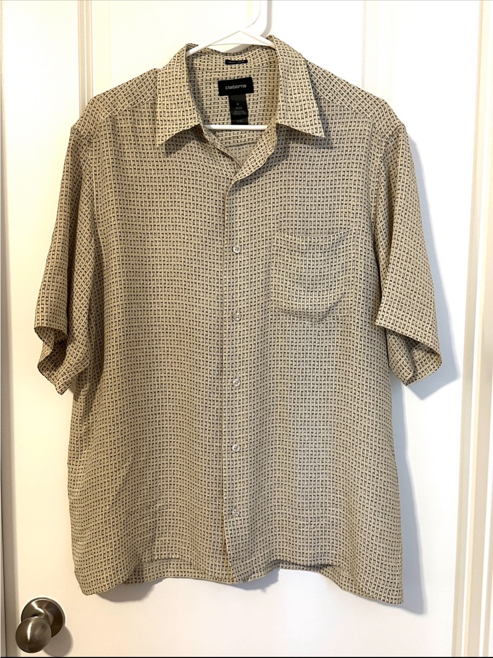 Claiborne Men's  Medium Geometric Print  100% Silk Shirt Short Sleeve Beige